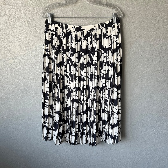 J. Crew 365 Pleated Lined Midi Skirt in Shadow Floral - Picture 2 of 10